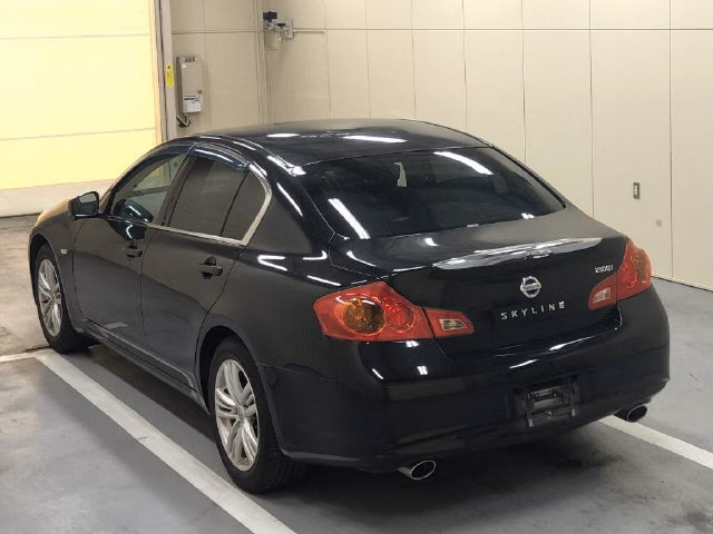 NISSAN SKYLINE