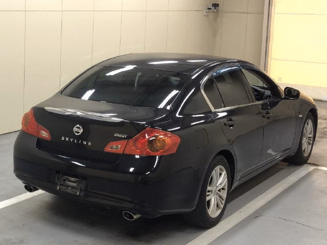 NISSAN SKYLINE