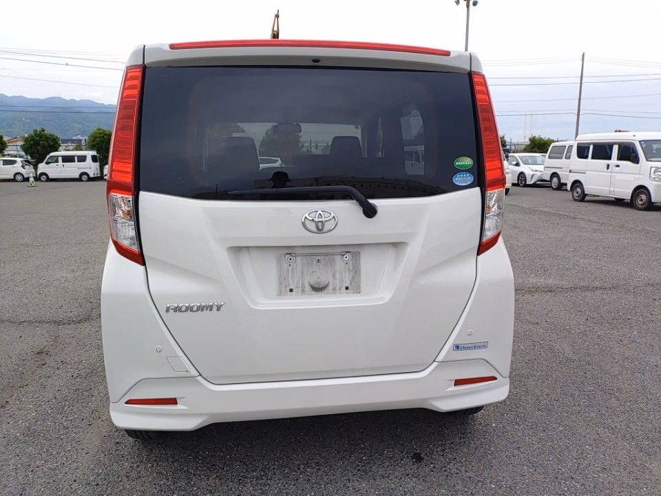 TOYOTA ROOMY