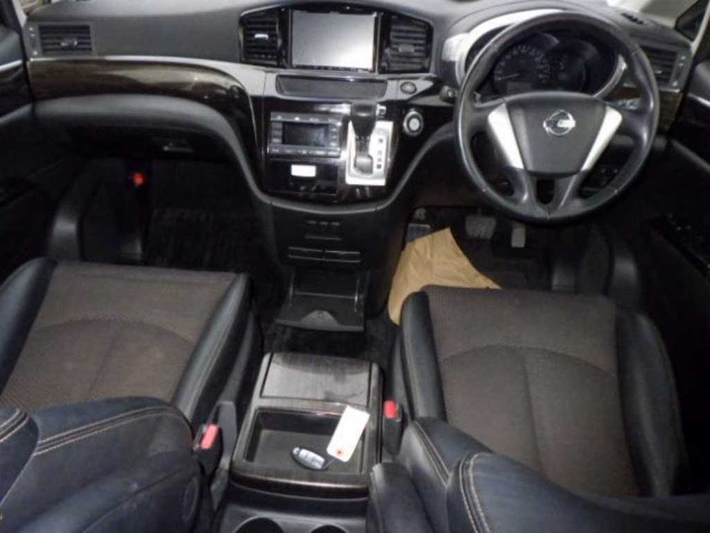 NISSAN ELGRAND