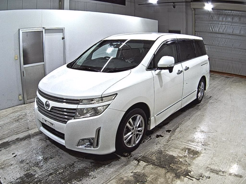NISSAN ELGRAND