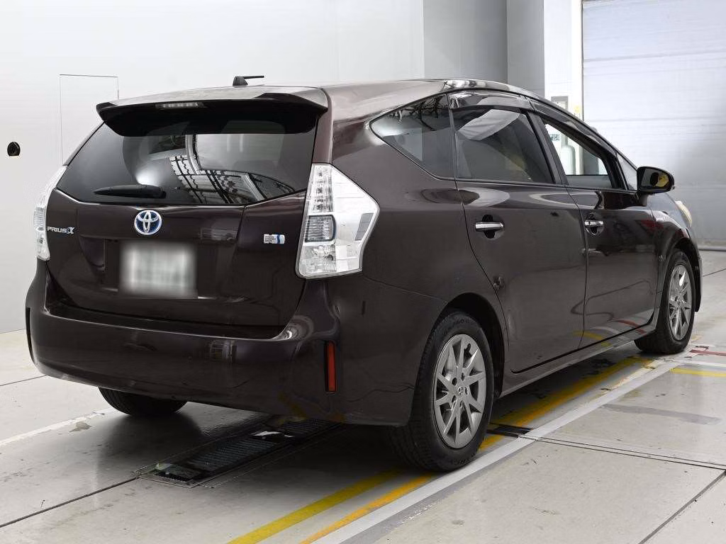 TOYOTA PRIUS ALPHA