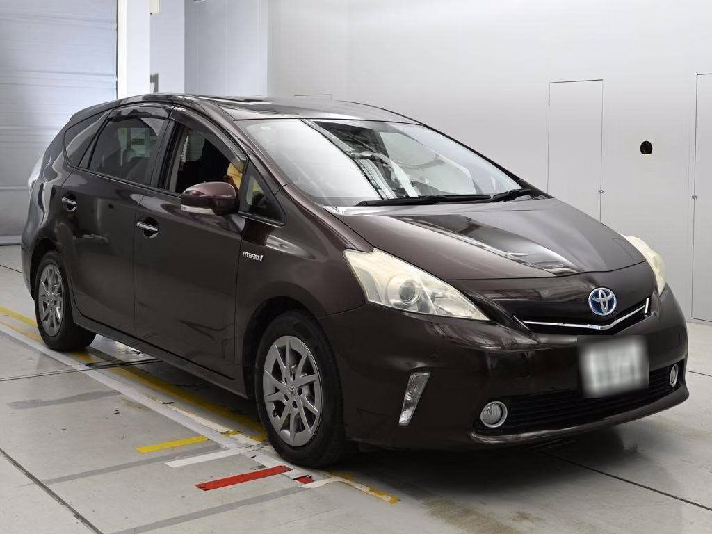 TOYOTA PRIUS ALPHA