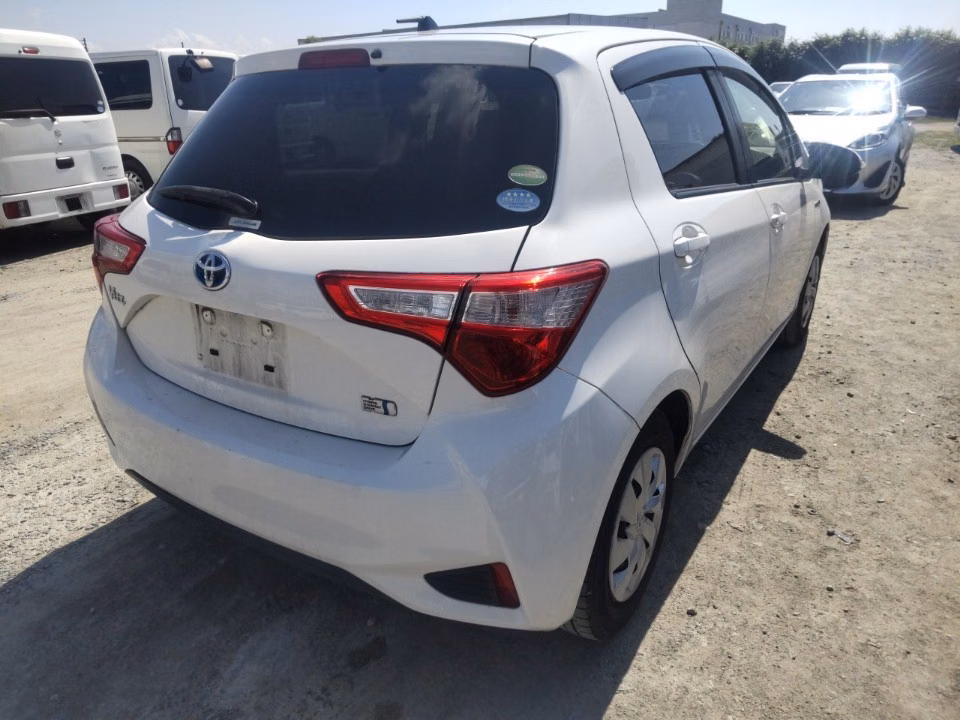 TOYOTA VITZ