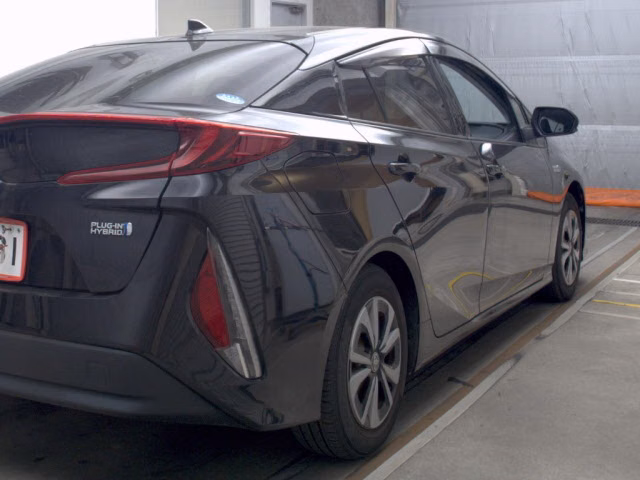 TOYOTA PRIUS PHV