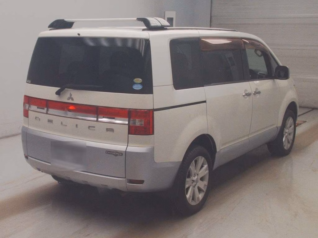 MITSUBISHI DELICA D:5