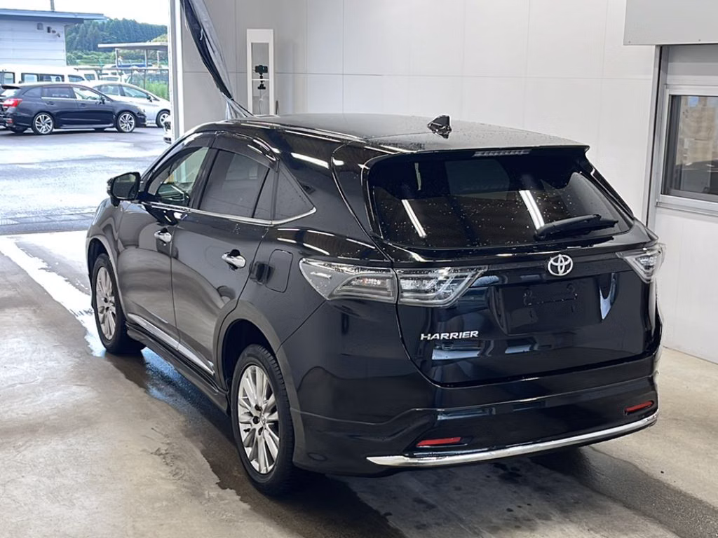 TOYOTA HARRIER