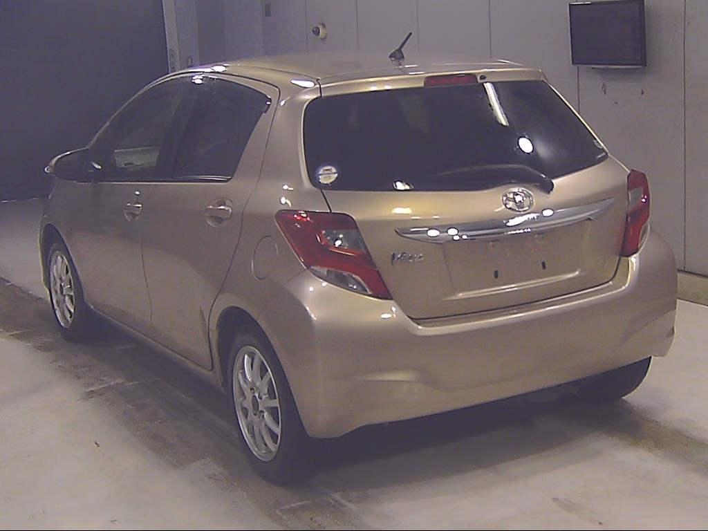 TOYOTA VITZ
