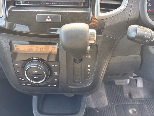 MITSUBISHI DELICA D:2