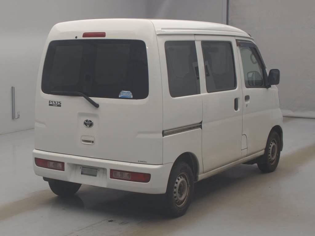 TOYOTA PIXIS VAN