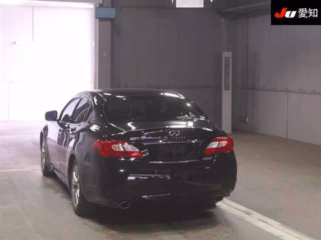 NISSAN FUGA