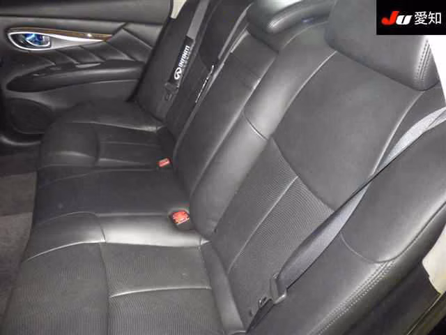 NISSAN FUGA