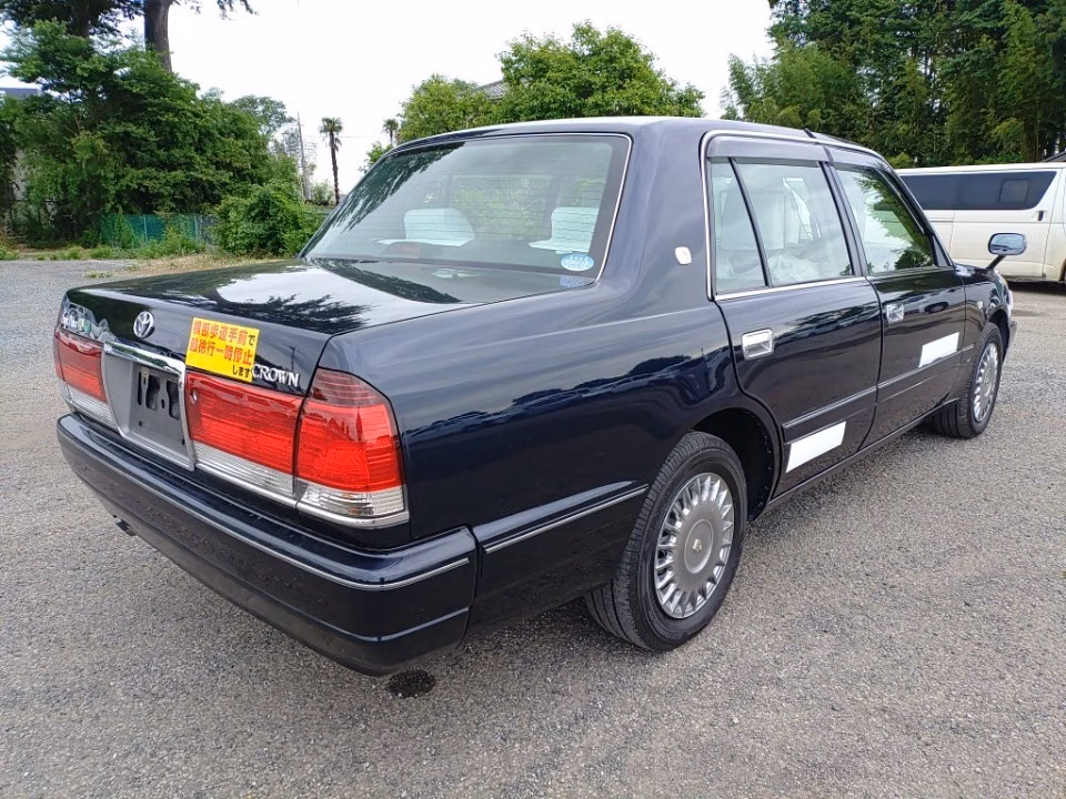 TOYOTA CROWN