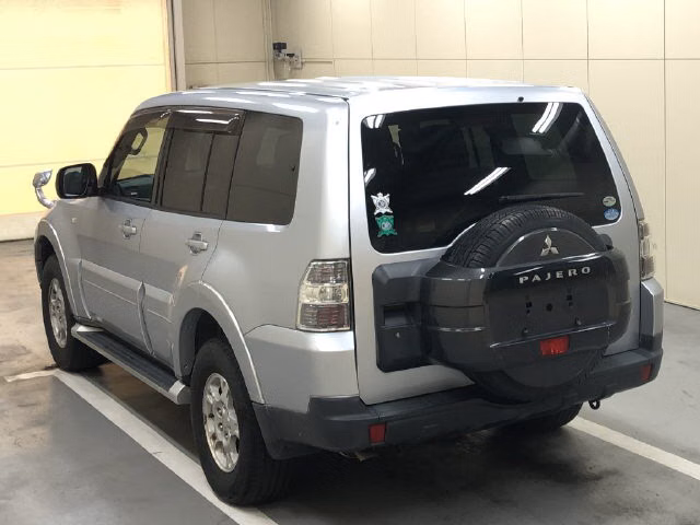 MITSUBISHI PAJERO