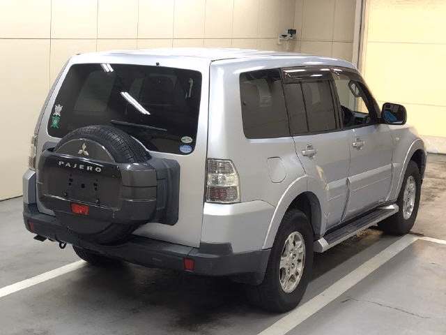MITSUBISHI PAJERO