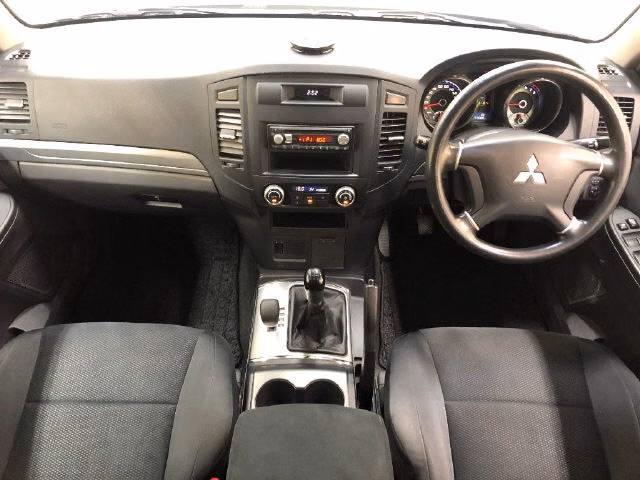 MITSUBISHI PAJERO