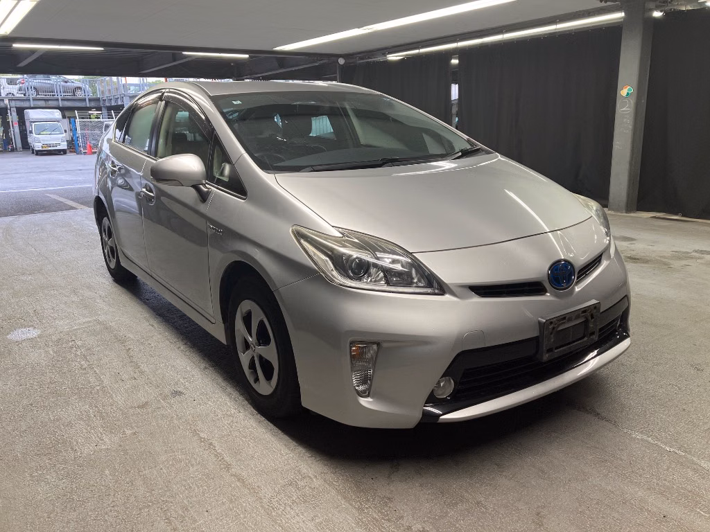 TOYOTA PRIUS