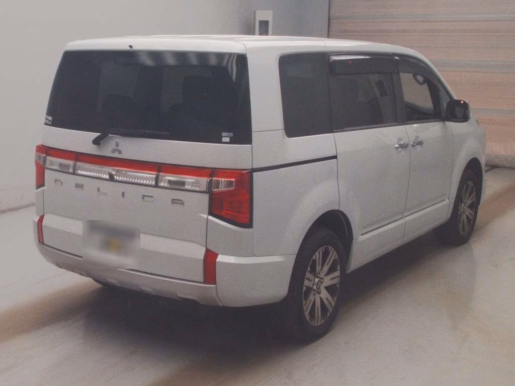 MITSUBISHI DELICA D:5