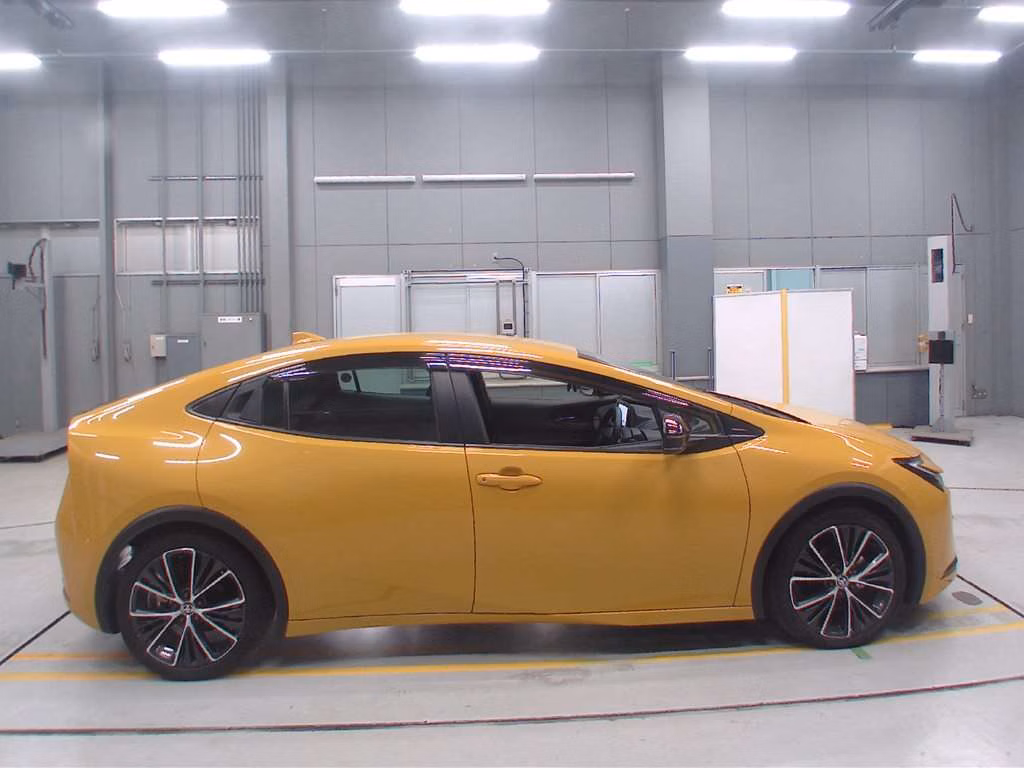 TOYOTA PRIUS