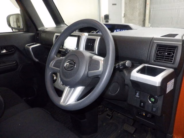DAIHATSU WAKE