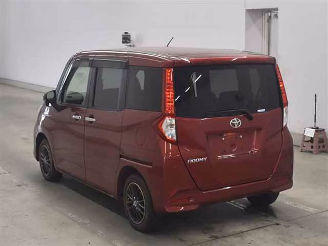 TOYOTA ROOMY