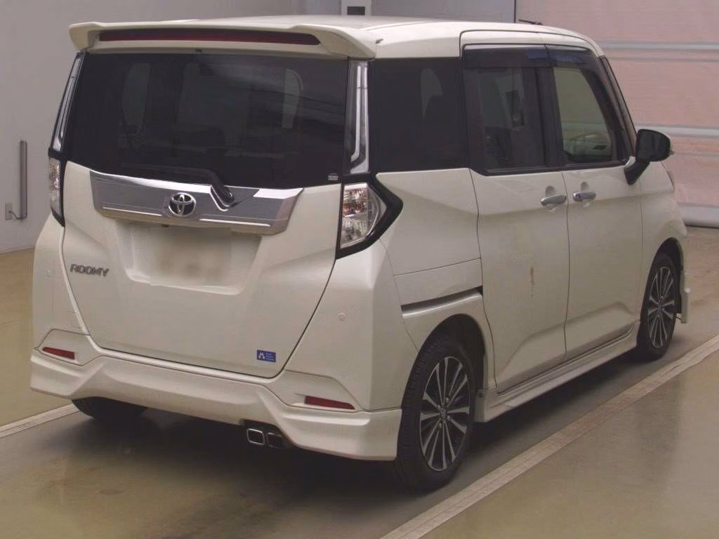 TOYOTA ROOMY