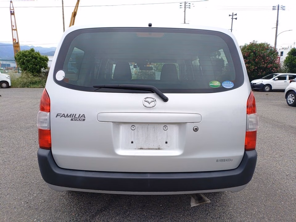MAZDA FAMILIA