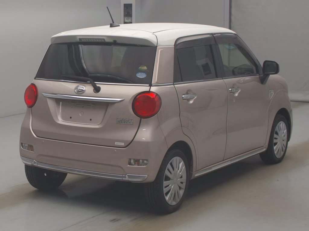 DAIHATSU CAST