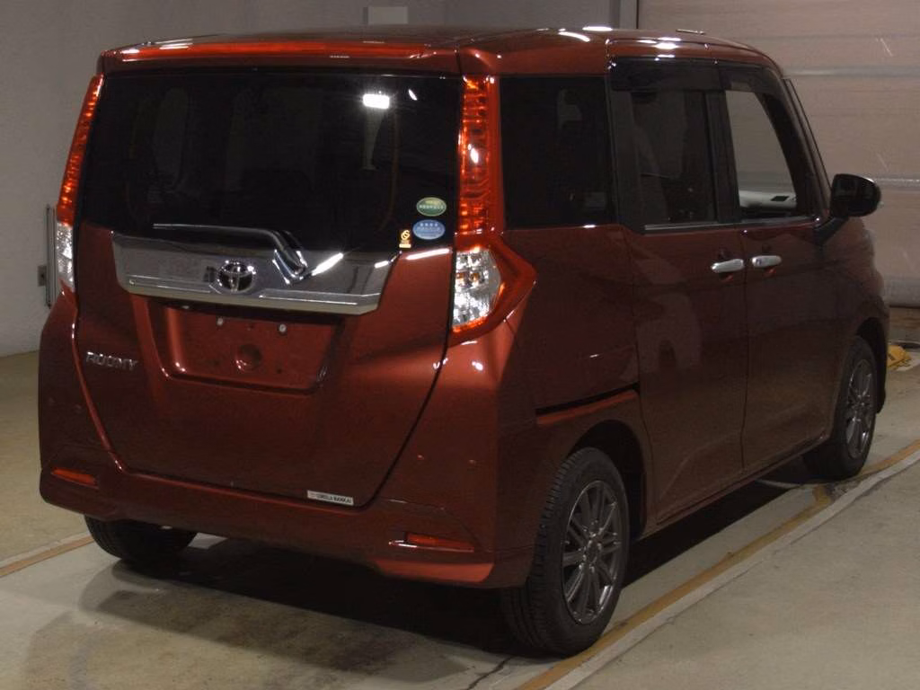 TOYOTA ROOMY