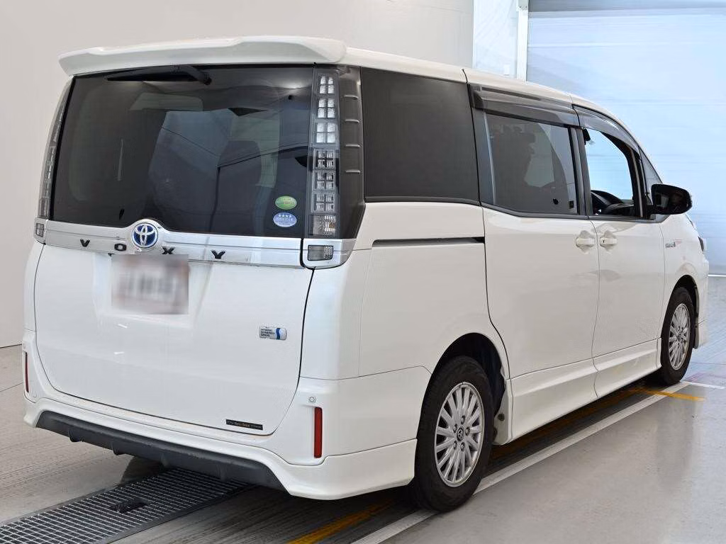 TOYOTA VOXY