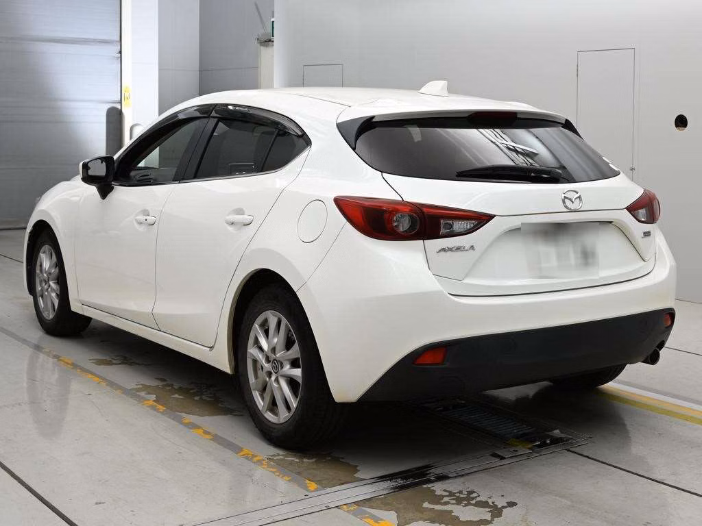 MAZDA AXELA