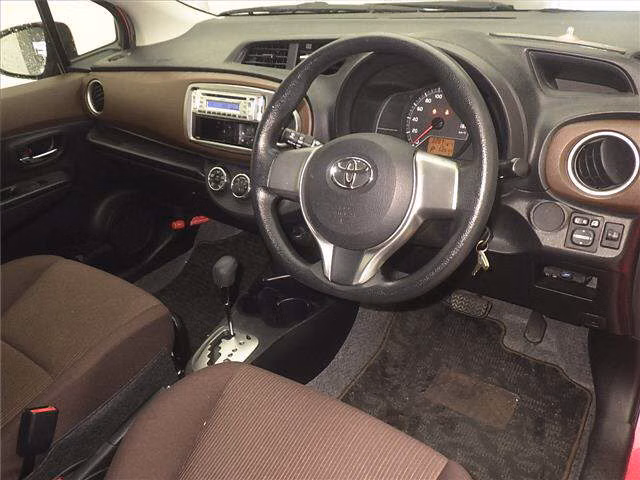 TOYOTA VITZ