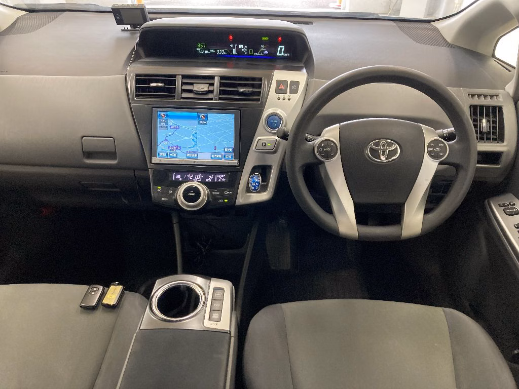 TOYOTA PRIUS ALPHA