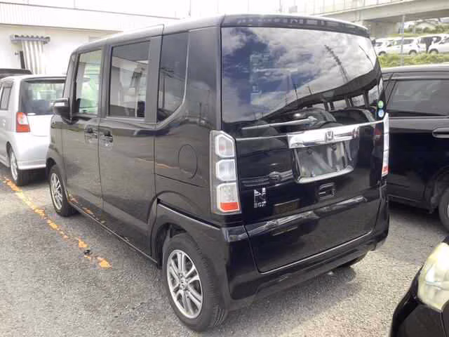 HONDA N-BOX