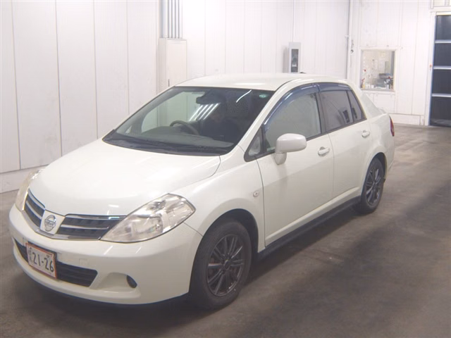 NISSAN TIIDA LATIO