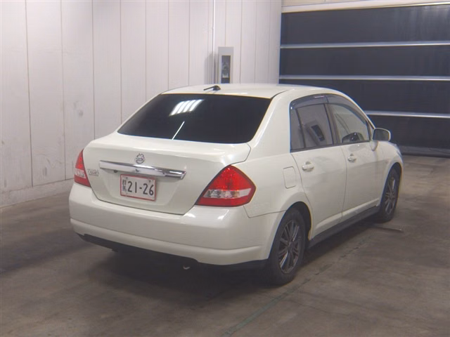 NISSAN TIIDA LATIO
