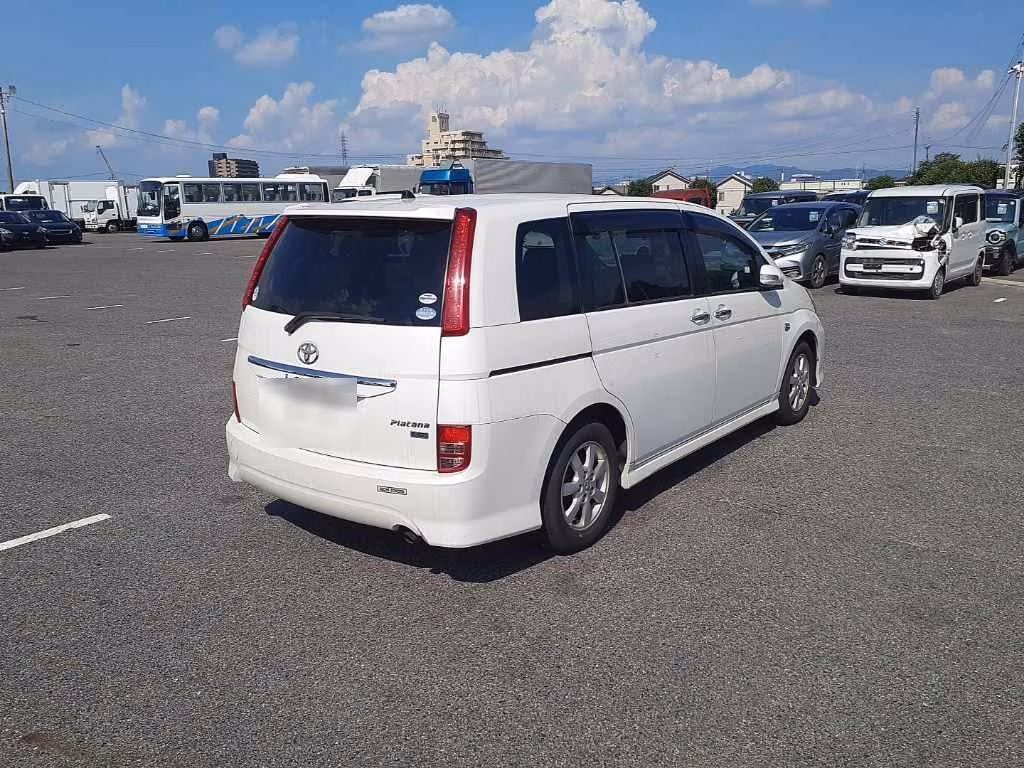 TOYOTA ISIS