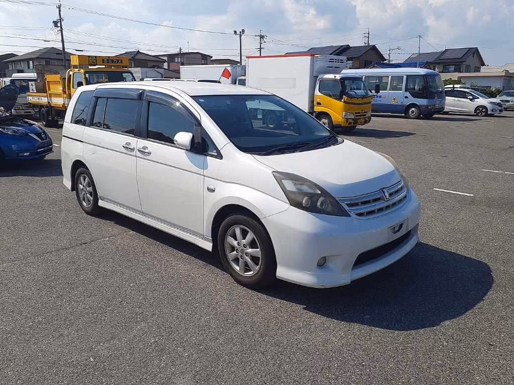 TOYOTA ISIS