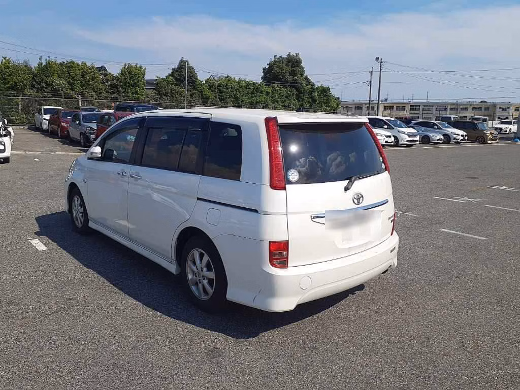 TOYOTA ISIS