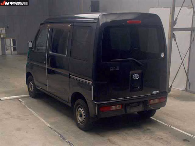 TOYOTA PIXIS VAN