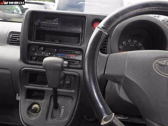 TOYOTA PIXIS VAN