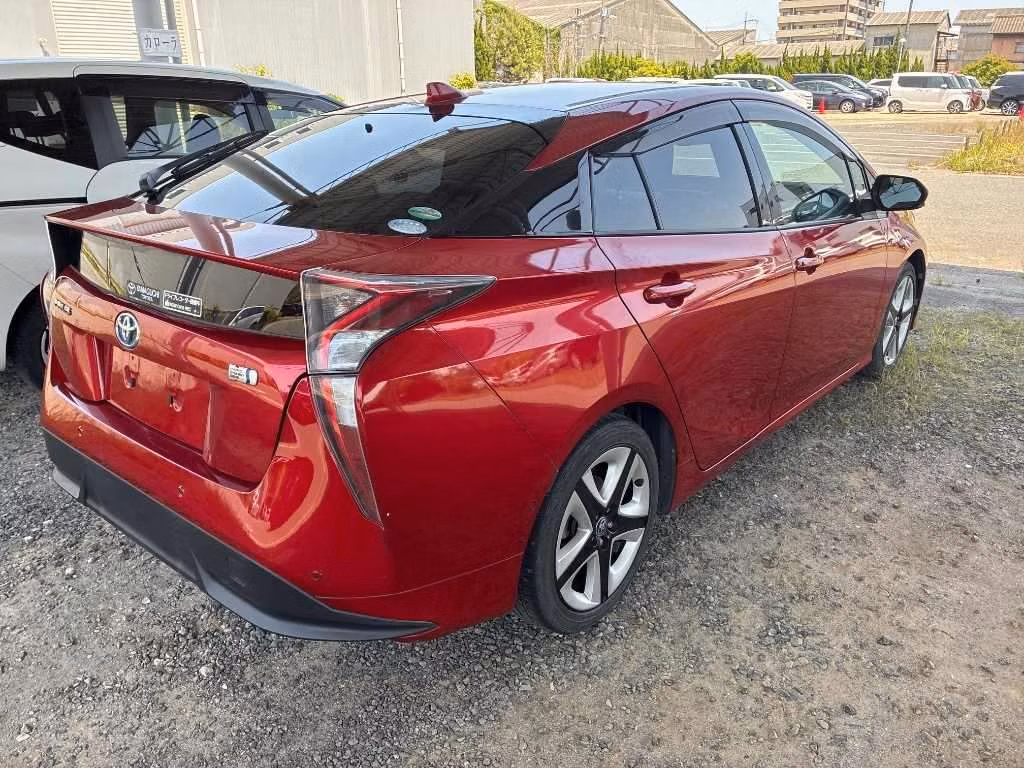 TOYOTA PRIUS