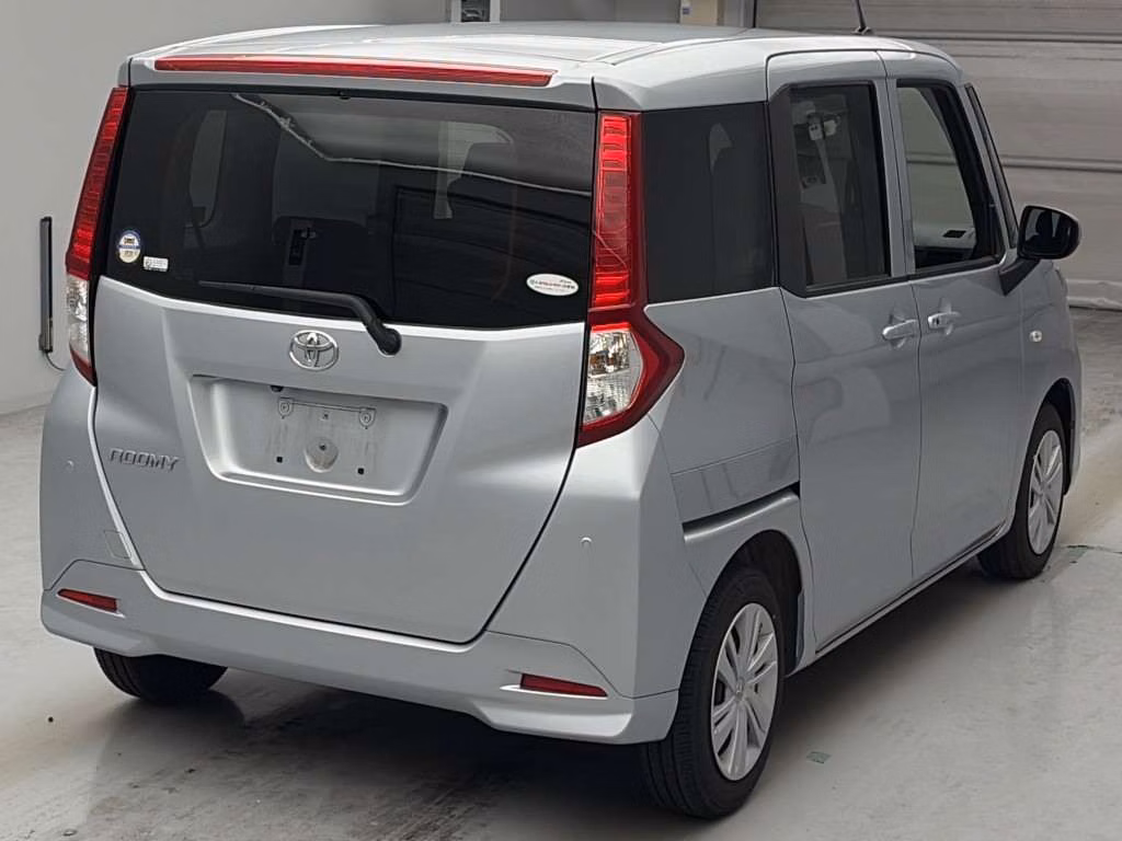 TOYOTA ROOMY