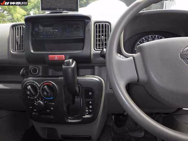 NISSAN NV100 CLIPPER