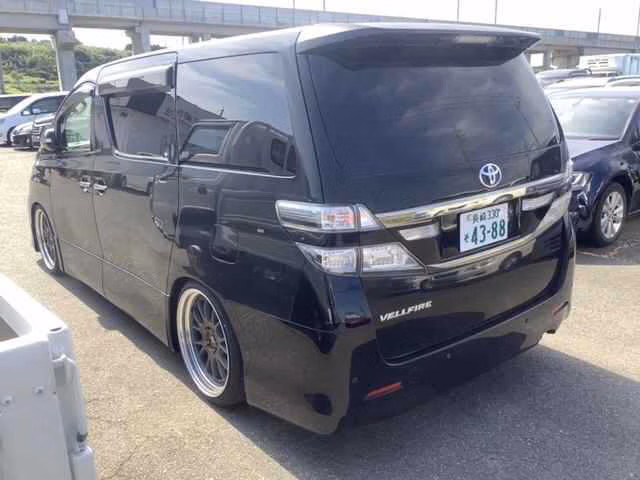TOYOTA VELLFIRE
