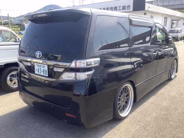 TOYOTA VELLFIRE