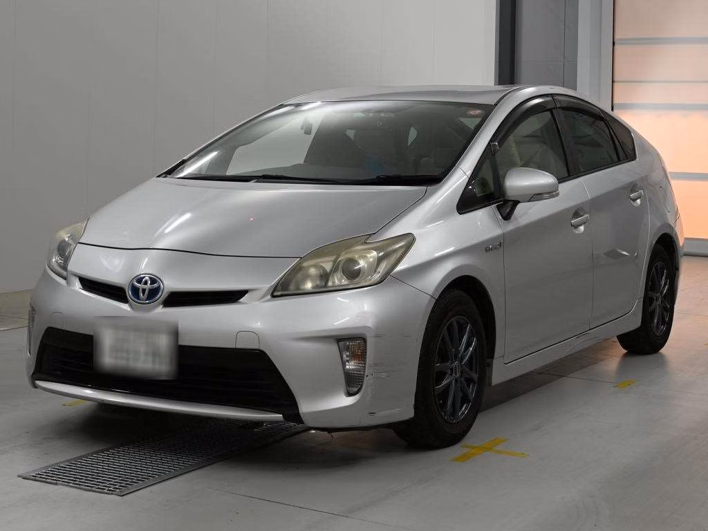 TOYOTA PRIUS