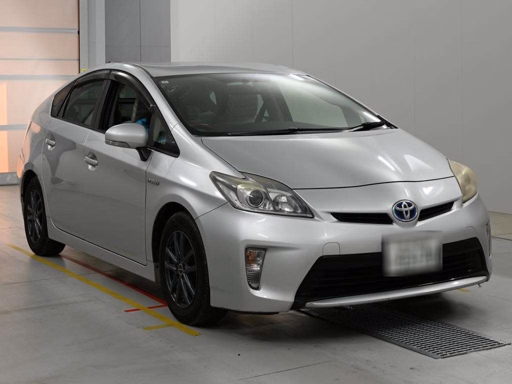 TOYOTA PRIUS