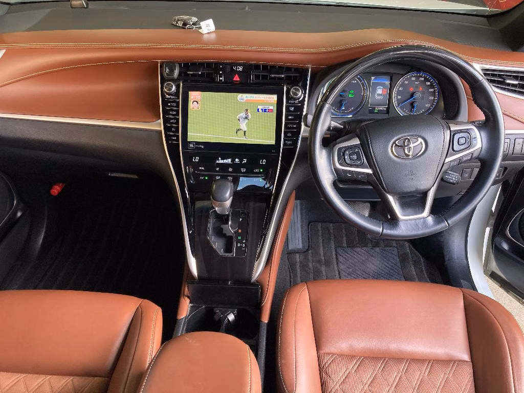 TOYOTA HARRIER