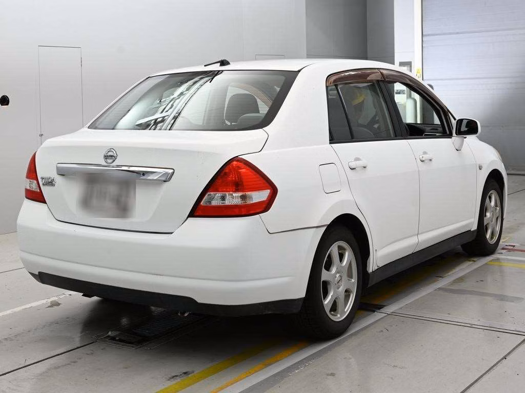 NISSAN TIIDA LATIO